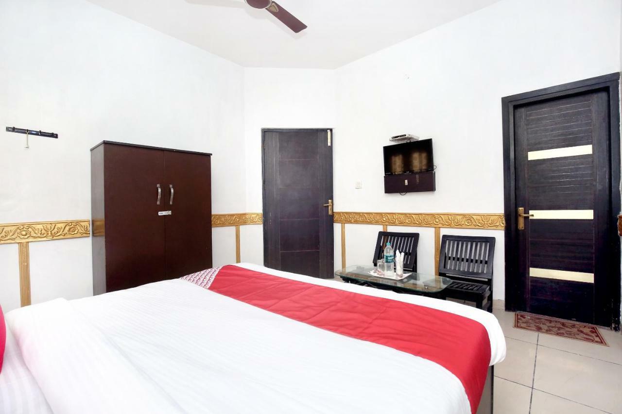 Oyo 5884 Amante Hotel Chandīgarh Exterior foto